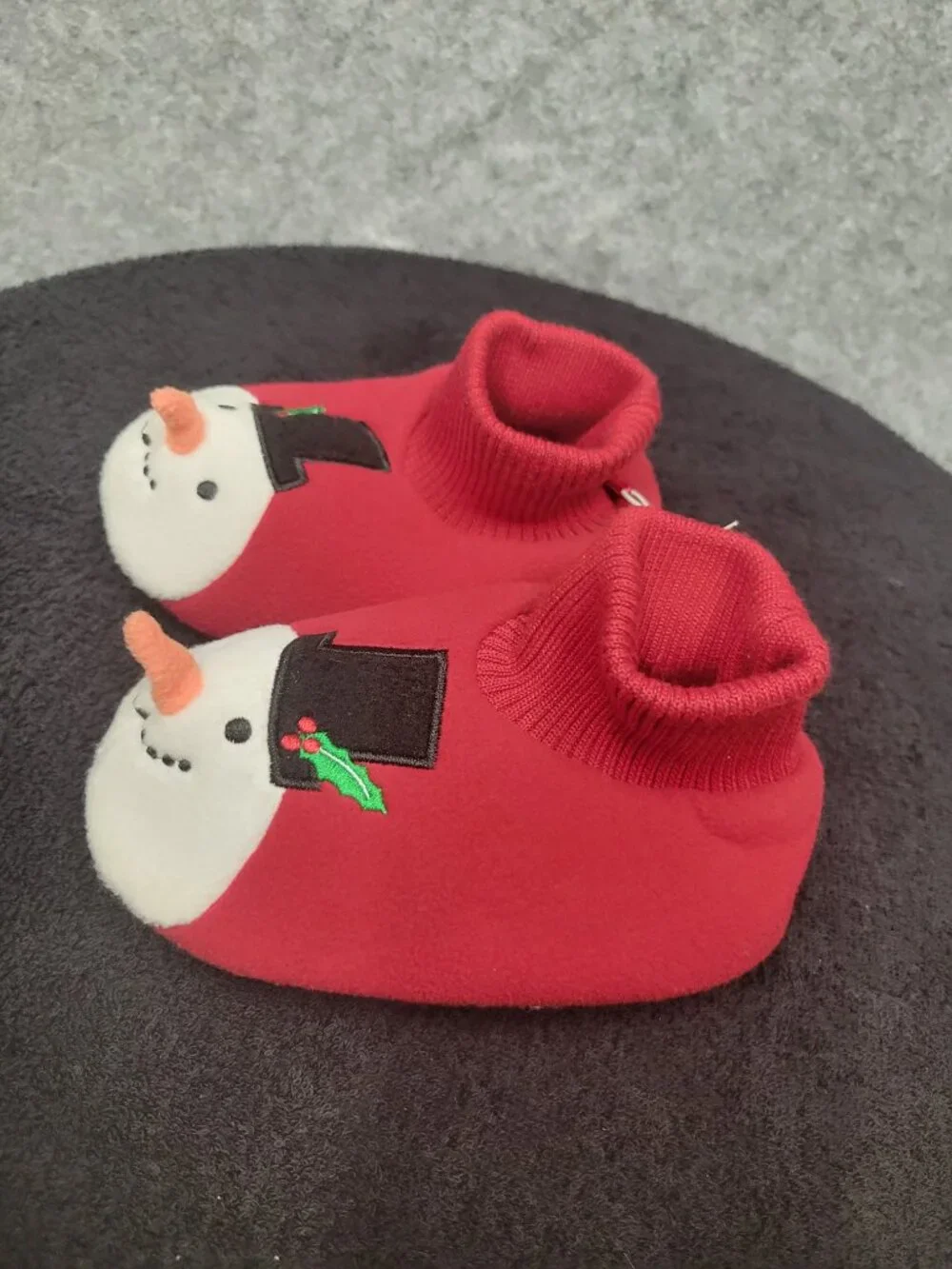 Gymboree snowman slippers size 9/10 red and white